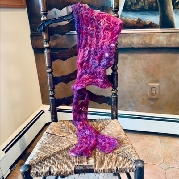 ✨💖 Hand Knit 🧶 Ombré Fuzzy Hood w Attached Scarf ✨ - Picture 4 of 10